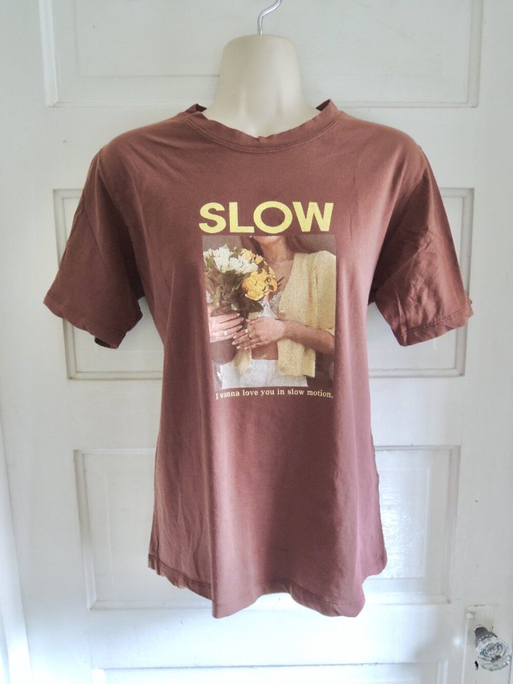 Urban Story APM Place Korean Slow Motion Love Brown & Yellow Tee M